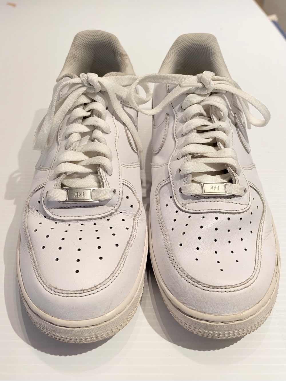Nike White Men's Low-Top Leather Sneakers - Classic Air Force Style